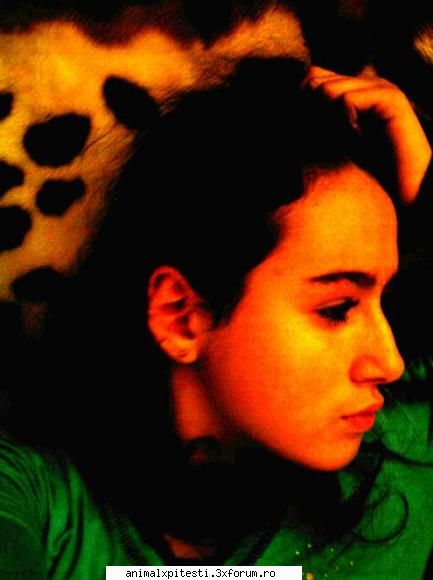 :nebun: e :x ... vuai ... love you alllex  :rolleyes: parerea voastra despre soparla