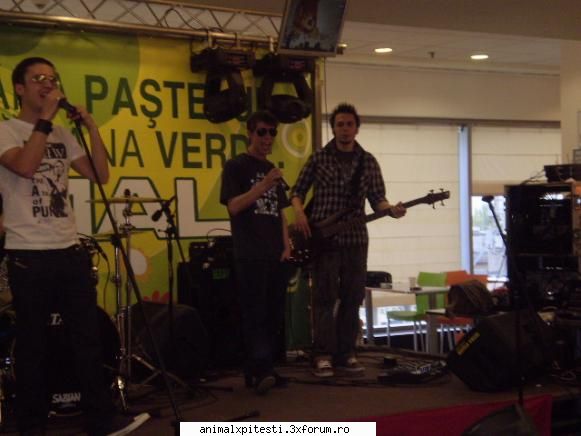 Poze cu Fanii - constanta tomis mall 21 aprilie 2008 - Locul Fanilor