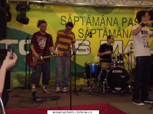 Poze cu Fanii - constanta tomis mall 21 aprilie 2008 - Locul Fanilor