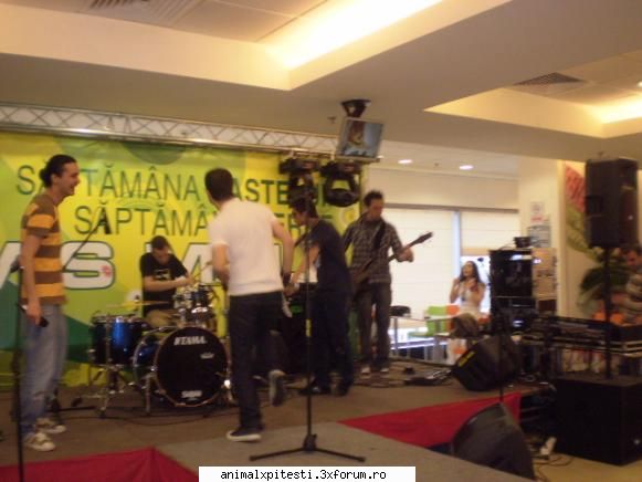Poze cu Fanii - constanta tomis mall 21 aprilie 2008 - Locul Fanilor
