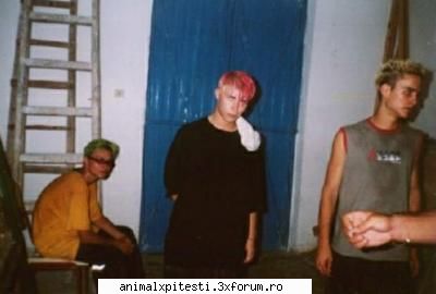 mama apare noul video.o sa gasiti pe derbedei poze din noul video.de abia astept sa stiri de la fani